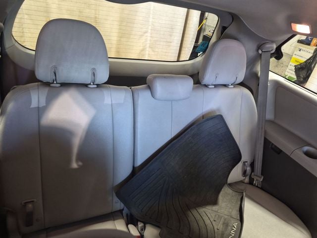 2017 Toyota Sienna XLE Premium 8 Passenger