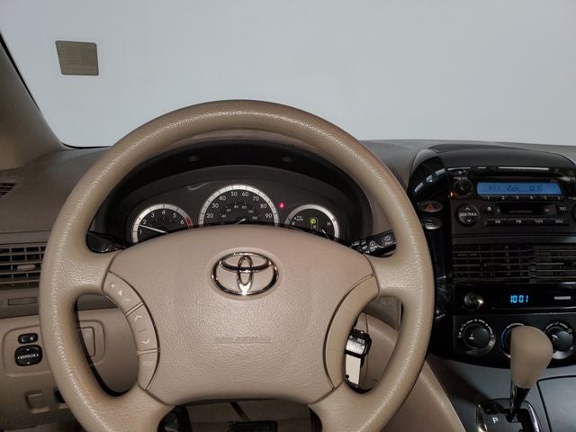 2004 Toyota Sienna LE