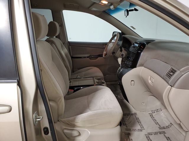 2004 Toyota Sienna LE