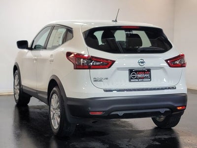 2022 Nissan Rogue Sport S FWD