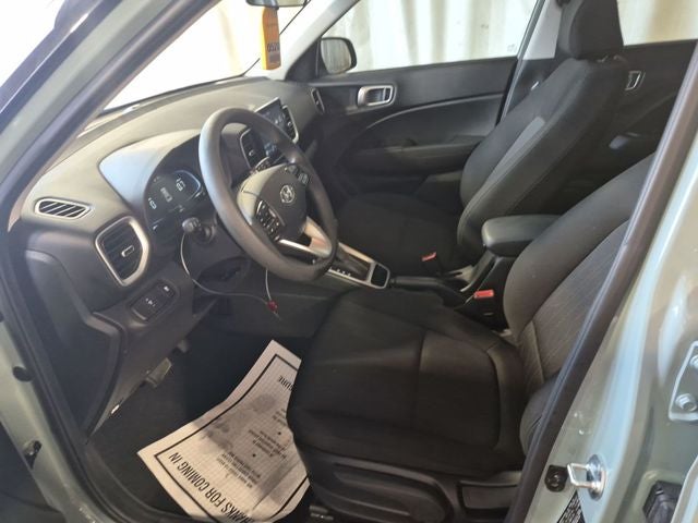 2025 Hyundai Venue SE