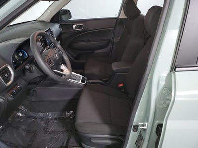 2025 Hyundai Venue SE