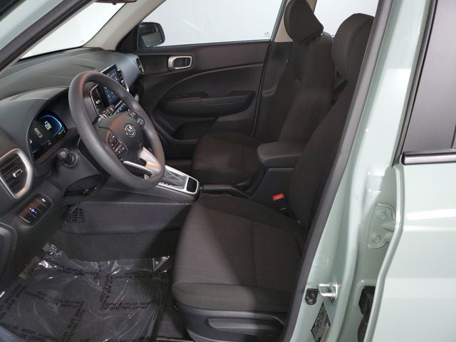 2025 Hyundai Venue SE