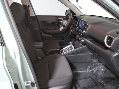 2025 Hyundai Venue SE