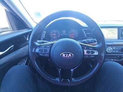 2017 Kia Cadenza Premium