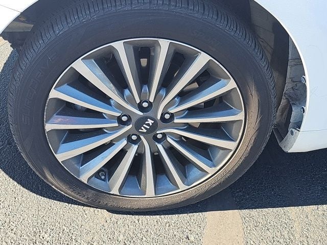 2017 Kia Cadenza Premium