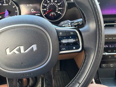 2024 Kia Carnival EX